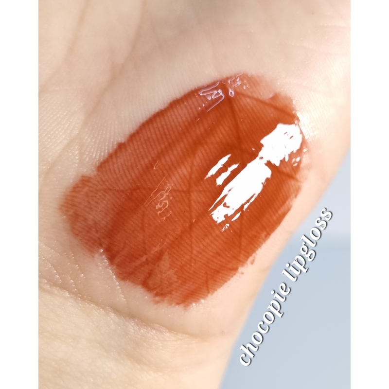 brown lip gloss